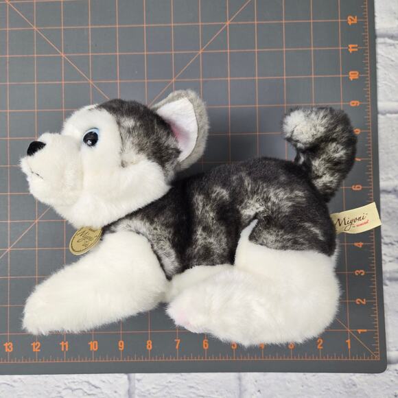 Miyoni Tots Aurora Realistic Husky Wolf Pup Plush Blue Eyes April 2024 10 inch - Picture 14 of 16
